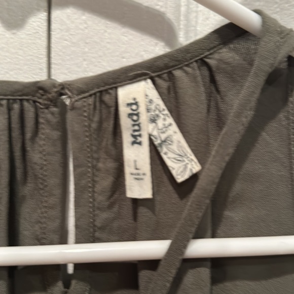 Green tank - Picture 3 of 4